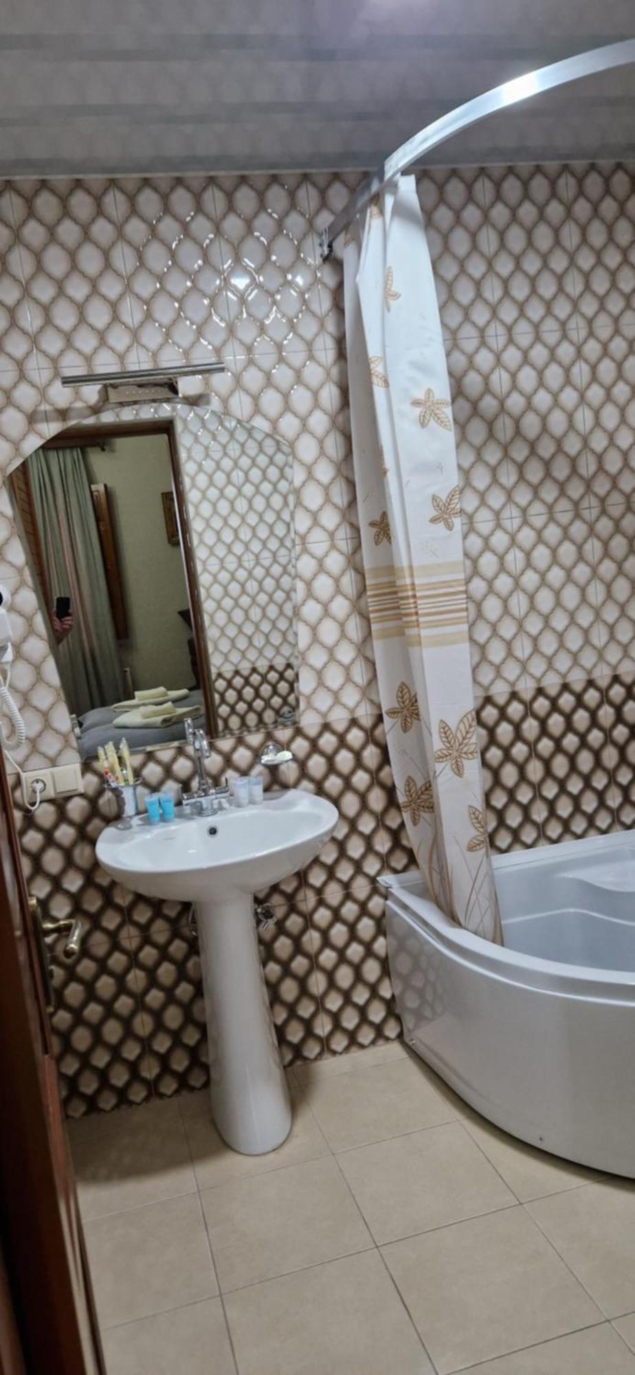 Hotel Villa Кутаиси Экстерьер фото