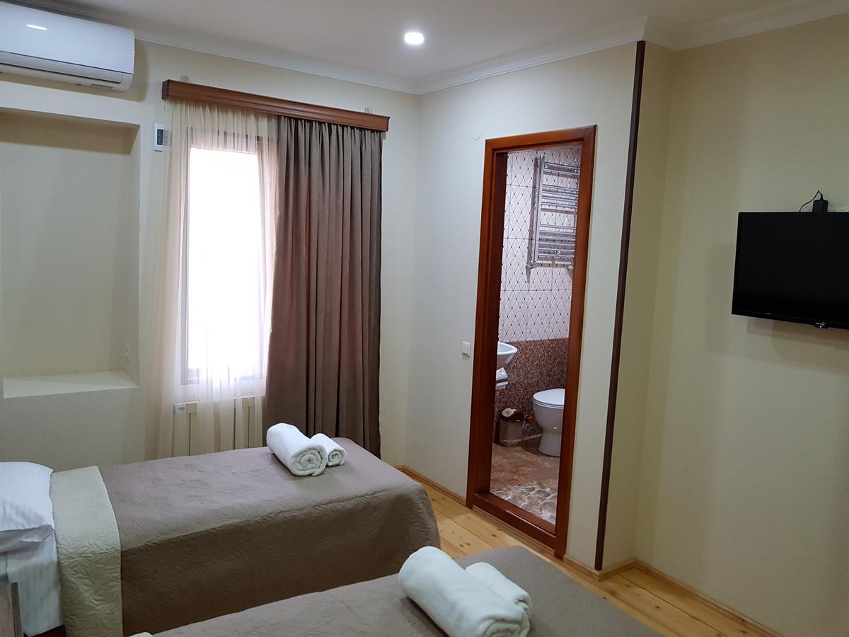 Hotel Villa Кутаиси Экстерьер фото