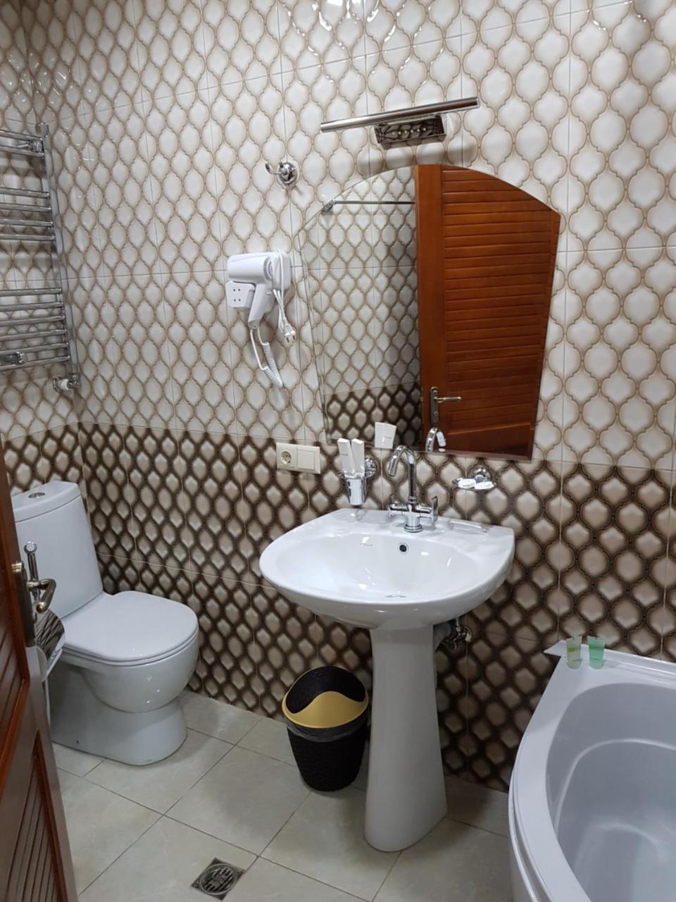 Hotel Villa Кутаиси Экстерьер фото